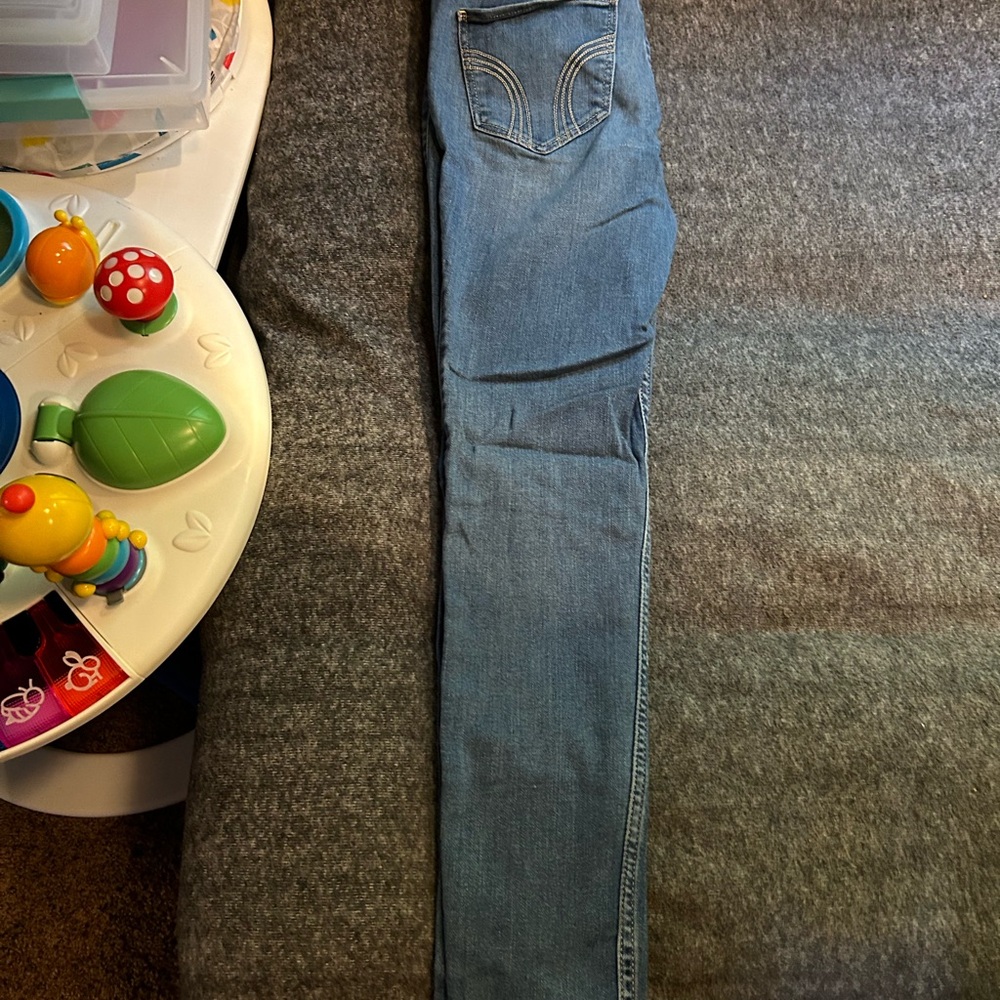 Ripped skinny jeans